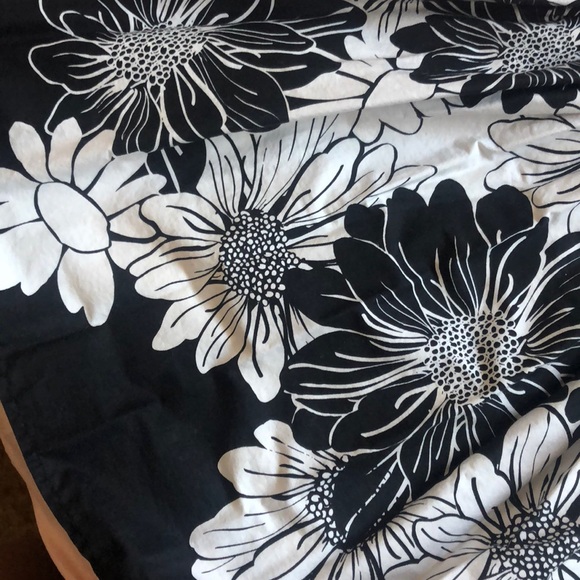 Flower printed dress - Picture 3 of 3